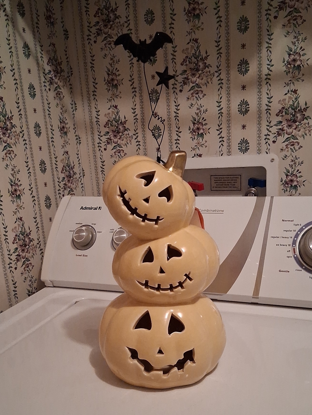 Ceramic Triple Jack-O'-Lantern Pumpkin Stack - Cream